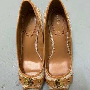 Tommy Hilfiger Women's Tan and Cream Heels